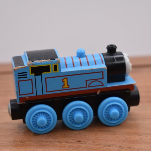Thomas 1 Blue Engine 2012 - Thomas & Friends Wooden Railway Train Engine Y4083 - Picture 5 of 8